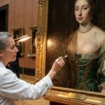 Orléans : Restauration d’un Tableau Dévoile une Poitrine Opulente