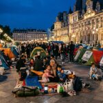 Paris : Familles Campent à l&rsquo;Hôtel de Ville pour un Logement Décent