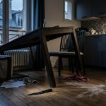 Paris : Femme Se Défend Au Couteau Contre Conjoint Violent
