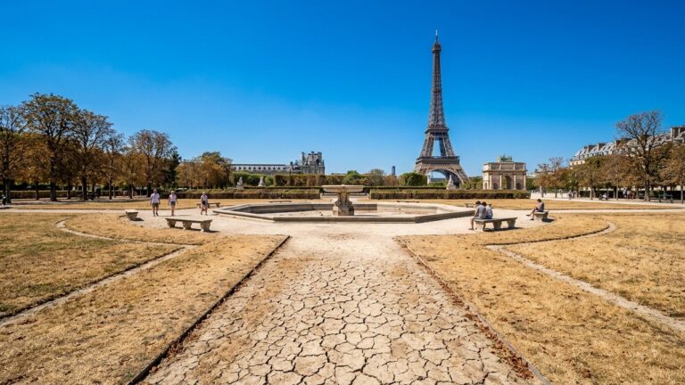 Paris Vit Son Avril Le Plus Sec Depuis 20 Ans : Seulement 6,4 mm de Pluie