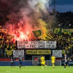 PSG-Nantes : Supporters Nantais Déploient Banderoles Anti-Qatar
