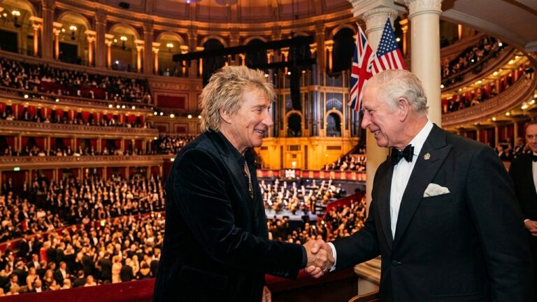 Rod Stewart Félicite Charles III pour sa Réponse à Donald Trump