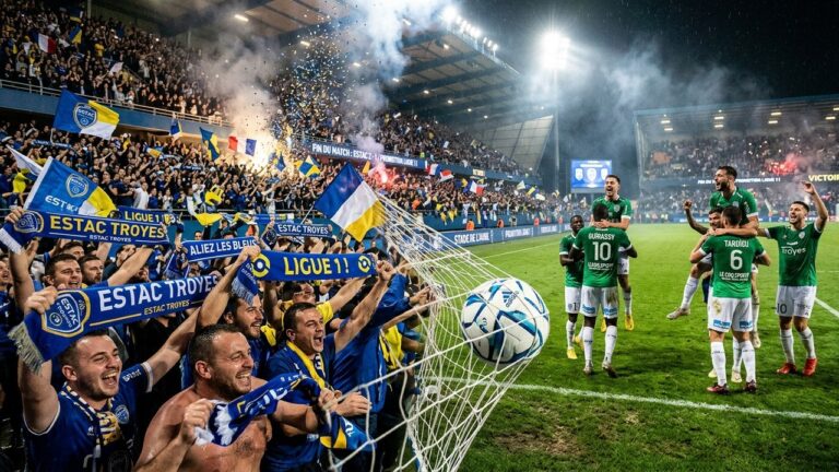 Troyes Écrase Saint-Étienne Et Scelle Son Retour En Ligue 1