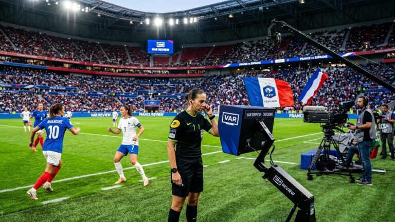 VAR en D1 Féminine : Première Historique en Europe