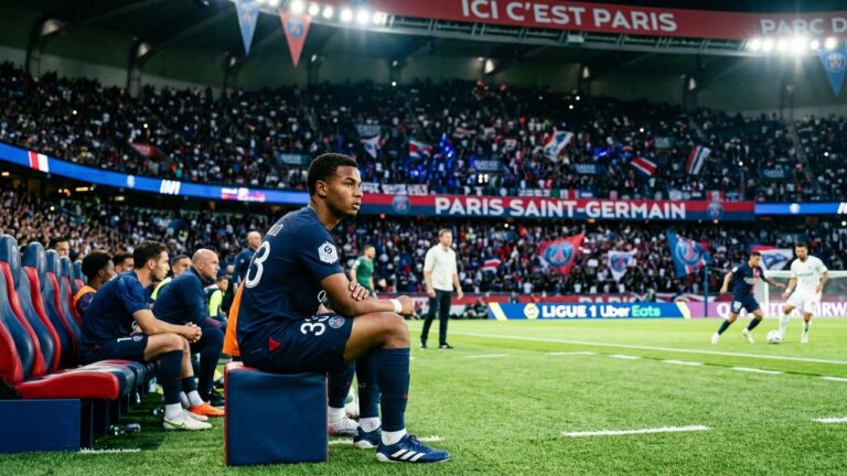 Warren Zaïre-Emery : Fin d&rsquo;une Série Incroyable de 40 Titularisations au PSG
