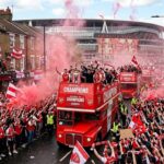 Arsenal Fête Son Titre en Premier League Malgré la Défaite Face au PSG