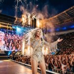 Aya Nakamura Triomphe au Stade de France Devant 220 000 Spectateurs