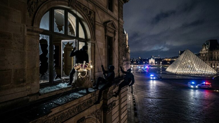 Casse du Louvre : L&rsquo;ÉnigmeWriting the Louvre heist article des Joyaux Disparus
