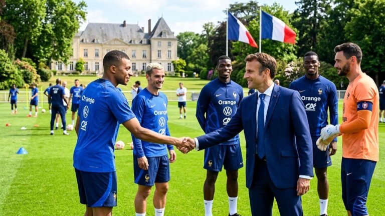 Coupe du Monde 2026 : Macron Rend Visite aux Bleus à Clairefontaine