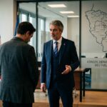 Élections LR Yvelines : Othmane Nasrou Affronte Un Challenger Surprise