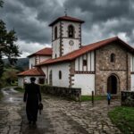 Enquête au Pays Basque : Prêtre Visé pour Faits Sexuels sur Mineur