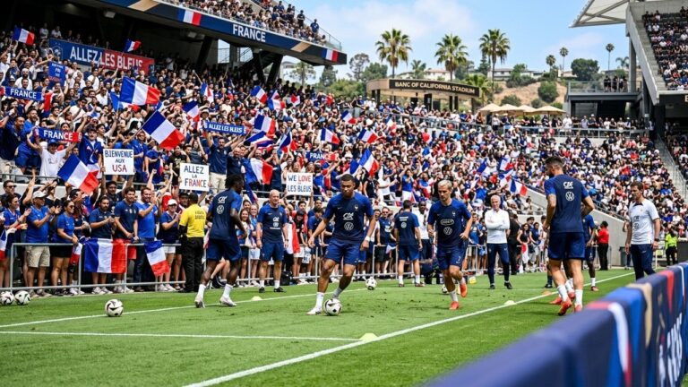 Équipe de France : Entraînement Public Chaleureux aux USA pour Lancer leStructuring the French article content Mondial 2026