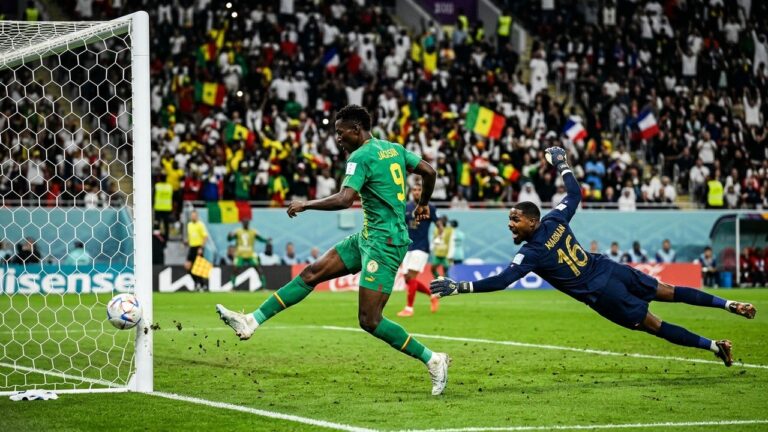 France Sénégal : Jackson Touche Le Poteau, Maignan Sauvé Par Miracle