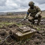 Guerre en Ukraine : Russie Réactive Mine Antipersonnel PMD-6 deExpanding the article with detailed analysis 1945
