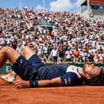 Jakub Mensik Effondré Après Victoire Épique à Roland-Garros