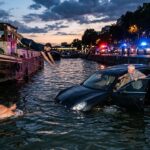 Jeunes Héros Plongent pour Sauver Retraité Piégé dans Porsche dans la Seine