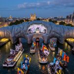 JR Habille la Seine : 200 Bateaux Célèbrent la Caverne du Pont-Neuf
