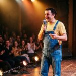 Julien Rossier Fait Revivre Coluche : Un Hommage Audacieux sur Scène