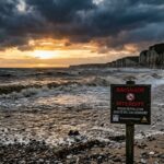 Plages du Calvados : Dix Sites à Éviter pour leur Eau de Baignade