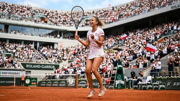 Roland-Garros 2026 : MajaWriting the tennis article Chwalinska, la Sensation Polonaise en Demi-Finale