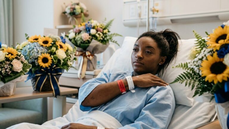 Simone Biles Frôle la Mort : Son Alerte Inquiétante