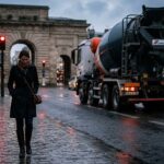 Tragédie à Paris : Le Destin Brisé de Brigitte Fauchée par un Camion