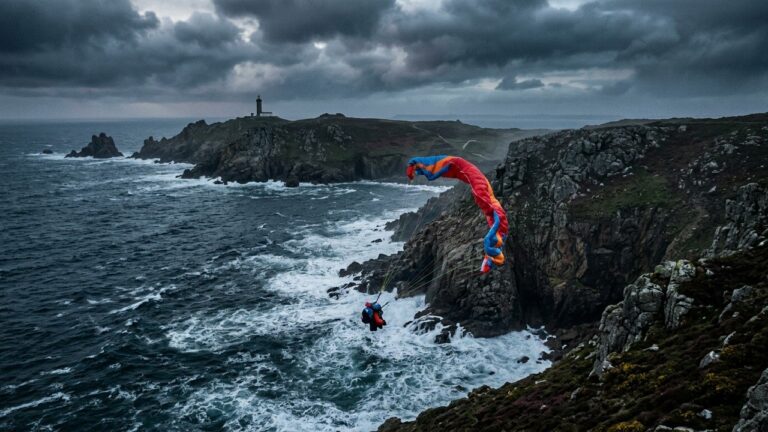 Tragédie en Parapente : Homme de 76 Ans Décède en Bretagne