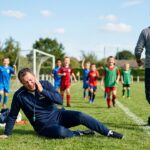 Violence sur les Terrains : Entraîneur de Foot Hospitalisé Après Agression