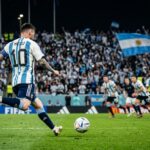 Le Retour de Paredes Qui Transfigure l'Argentine
