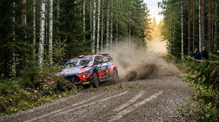 Ogier Sortie de Route au Rallye de Finlande : Nouvelles Rassurantes